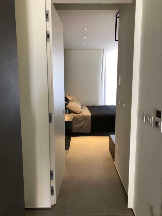 Golden Suites 50 모노폴리 외부 사진
