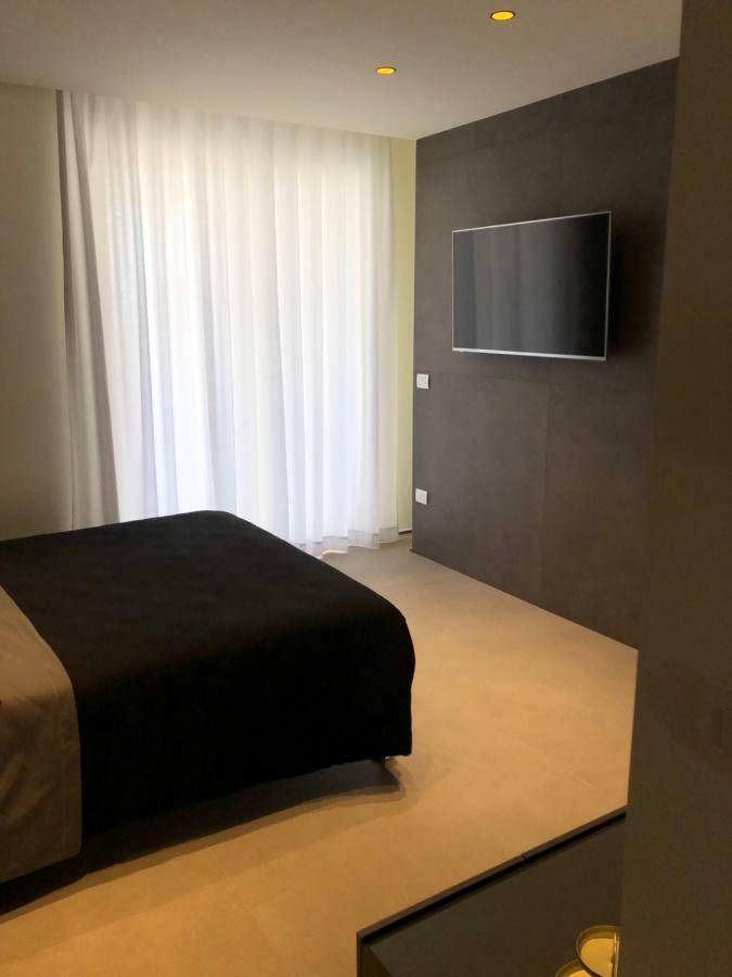 Golden Suites 50 모노폴리 외부 사진